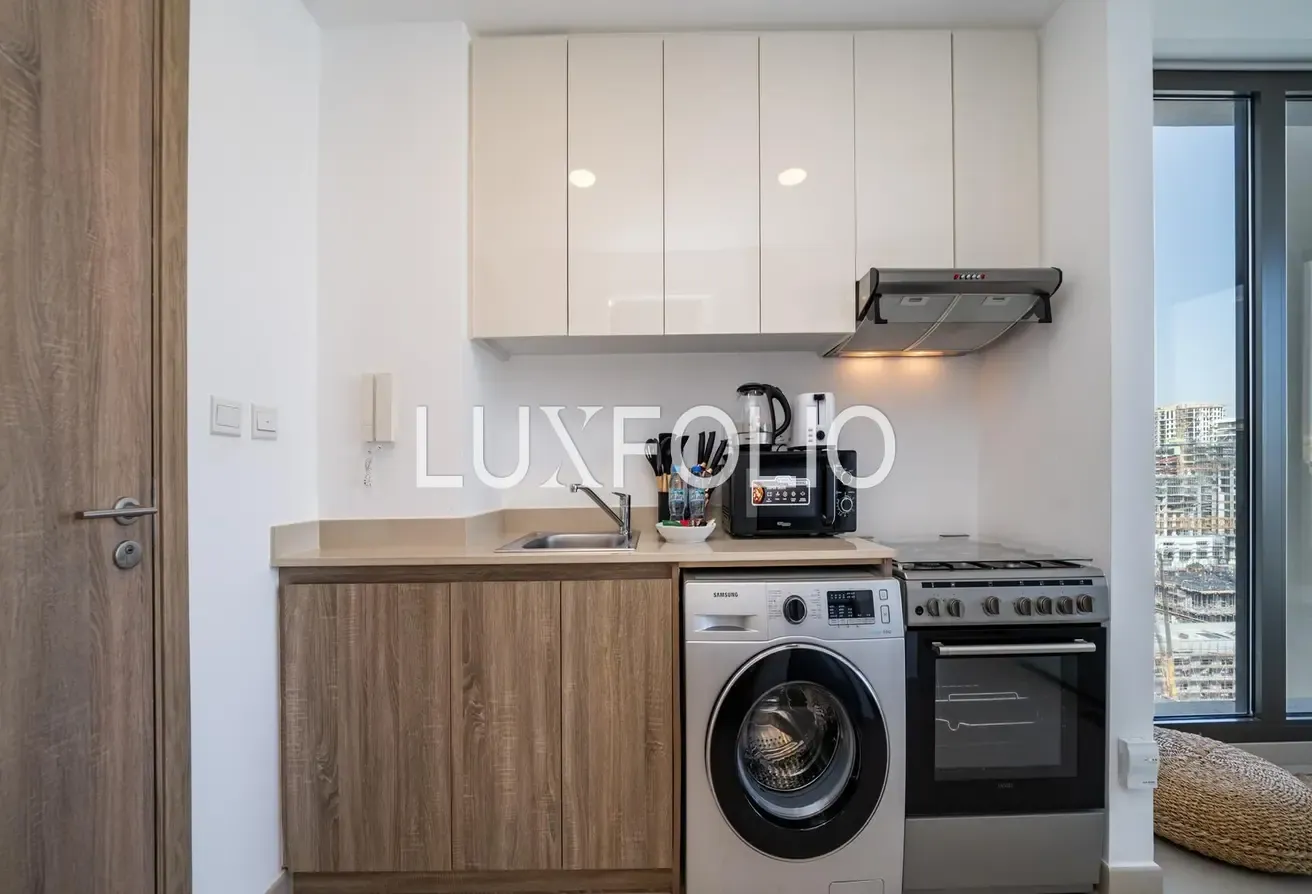 MODERN AND CLASSY STUDIO GREAT AMENTIES IN TOWN SQUARE AVAILABLE NOW