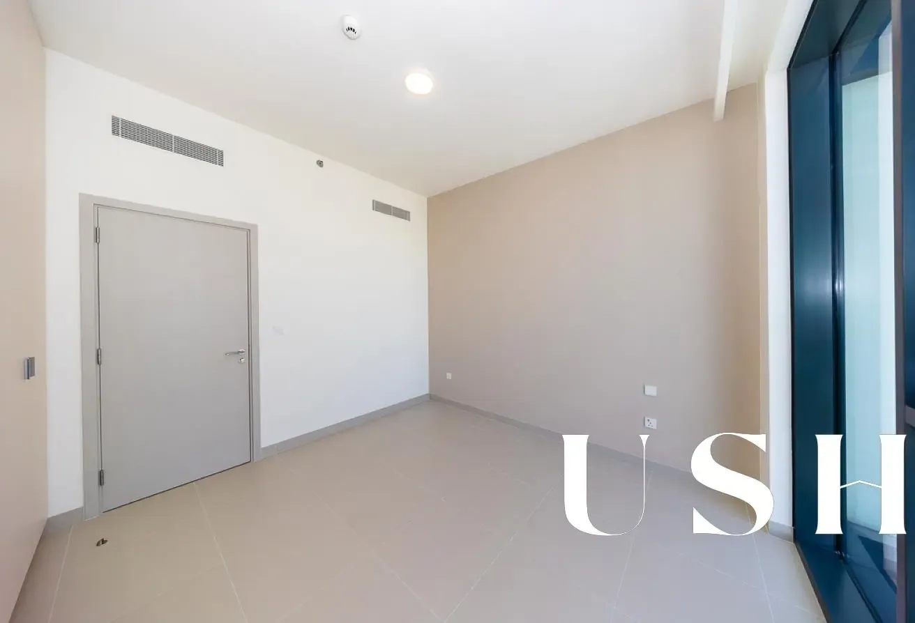 Brand New | Bright Interior | Next To Park