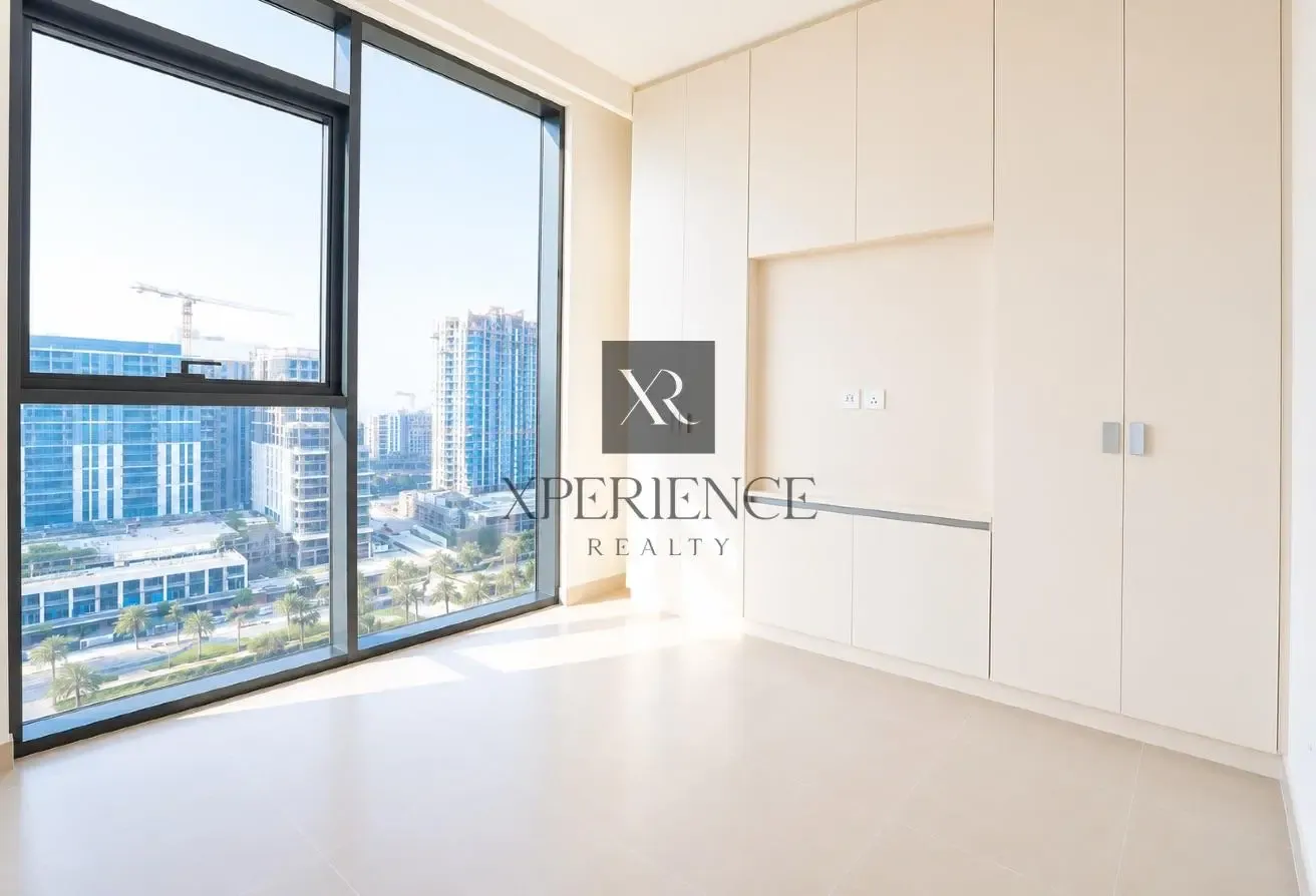 PARK VIEW | LUXURIOUS LIVING | READY TO MOVE IN