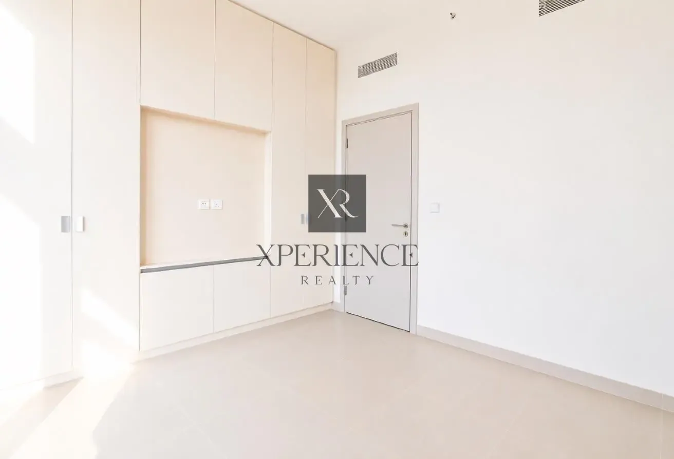PARK VIEW | LUXURIOUS LIVING | READY TO MOVE IN