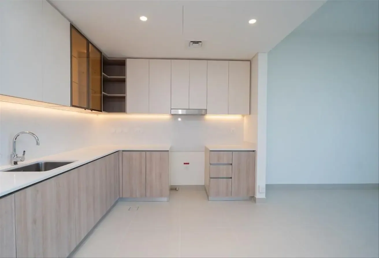 Park View 2BR / Vacant / High Floor