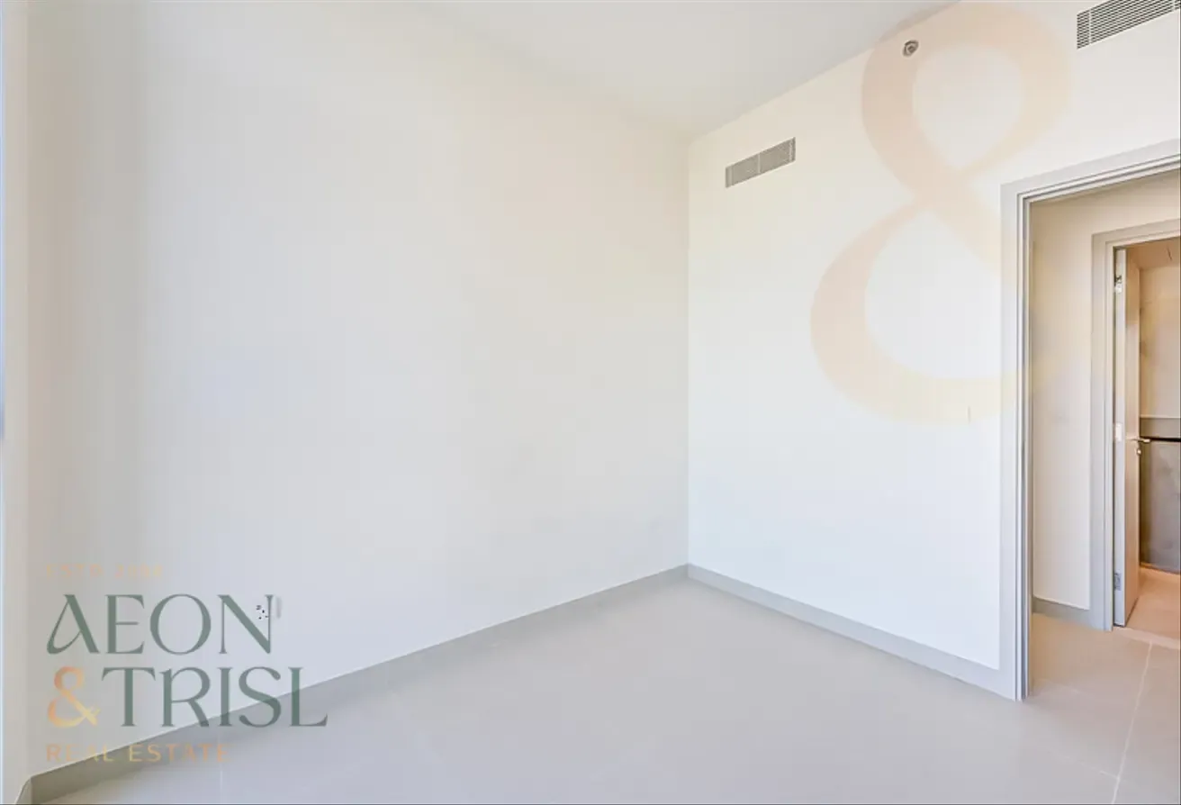 Free Stay | Lowest price | Full Park View