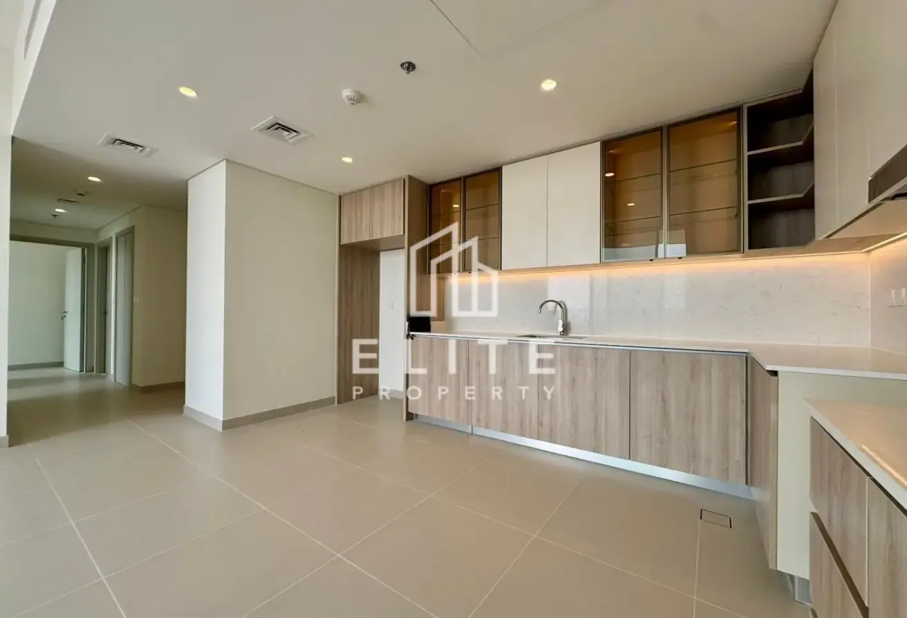 HIGH FLOOR, BRAND NEW, AMAZING AMENITIES, VIEW NOW