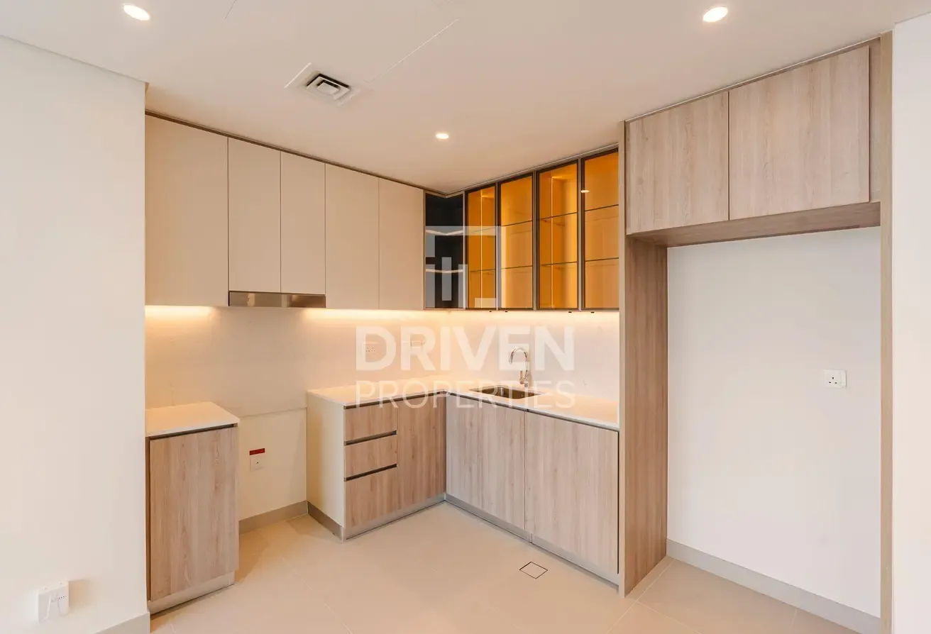 Park View | Mid Floor | Chiller Free | Brand New