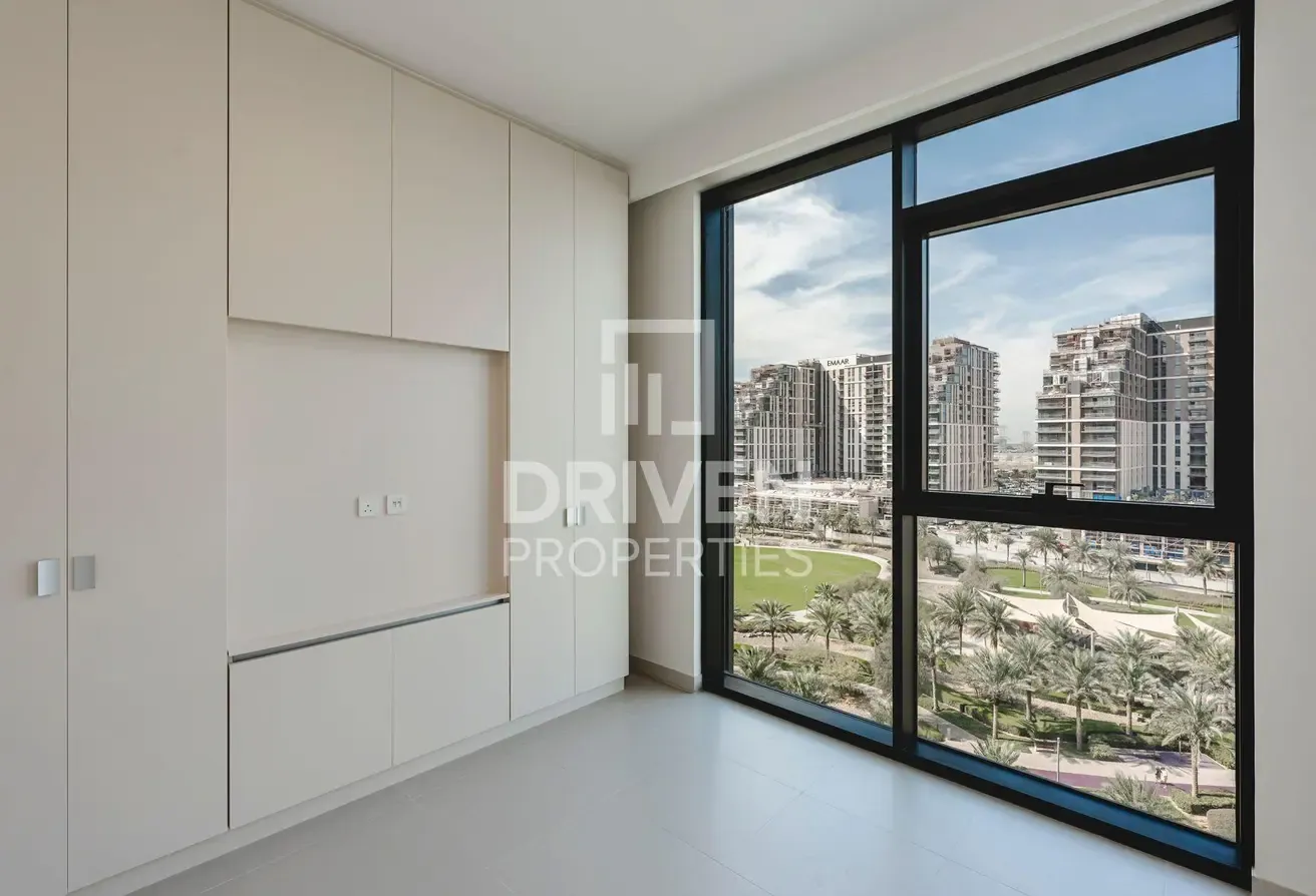 Park View | Mid Floor | Chiller Free | Brand New