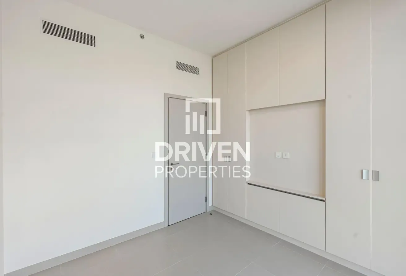 Park View | Mid Floor | Chiller Free | Brand New