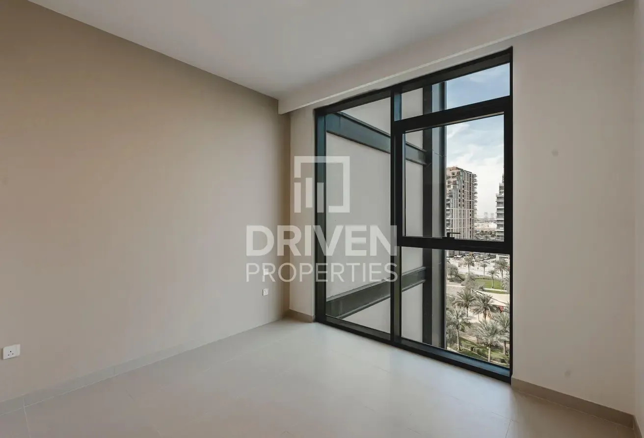 Park View | Mid Floor | Chiller Free | Brand New