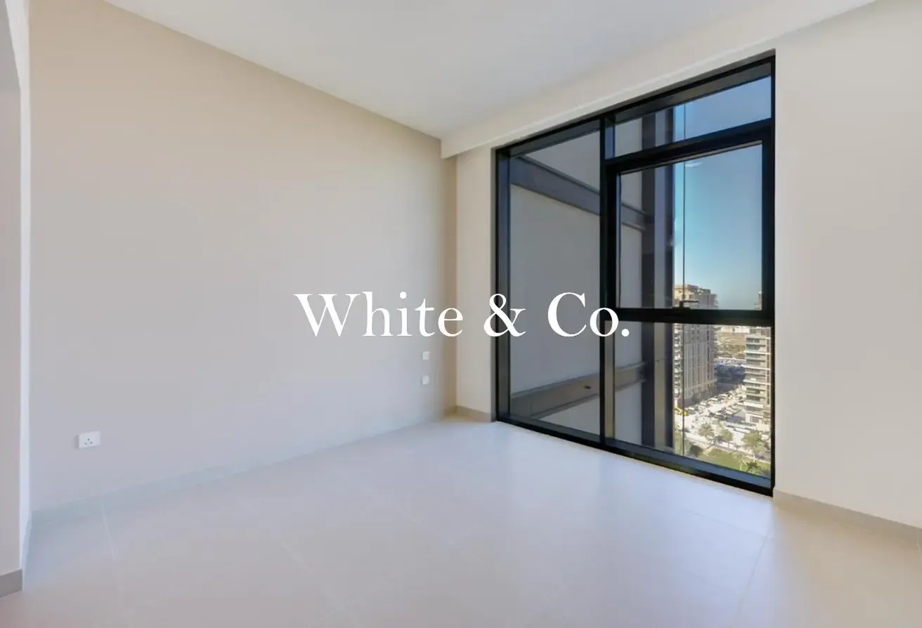 Vacant Now | High Floor | Modern and light