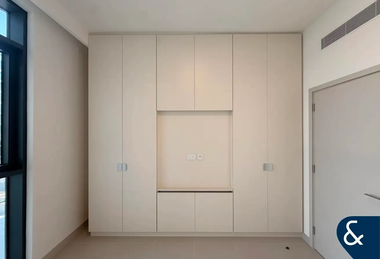 Exclusive | Pool View | Ready To Move | 1 Bed
