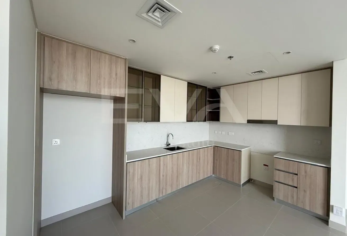 BRAND NEW | BRIGHT INTERIOR | MODERN TOUCH