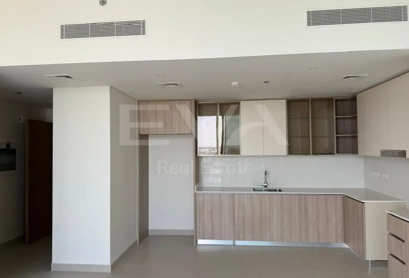 BRAND NEW | BRIGHT INTERIOR | MODERN TOUCH