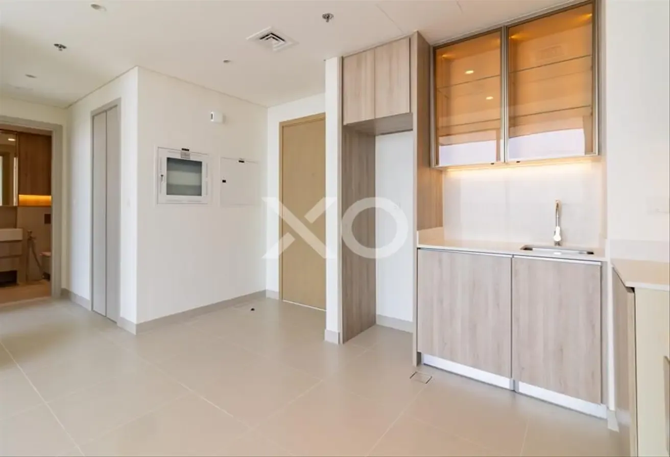MULTIPLE CHEQUES | POOL VIEW | HIGH FLOOR
