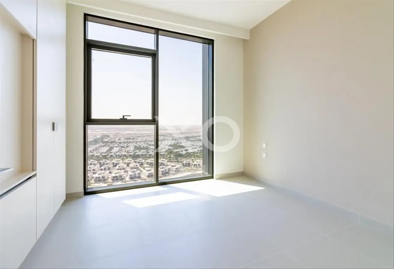 MULTIPLE CHEQUES | POOL VIEW | HIGH FLOOR