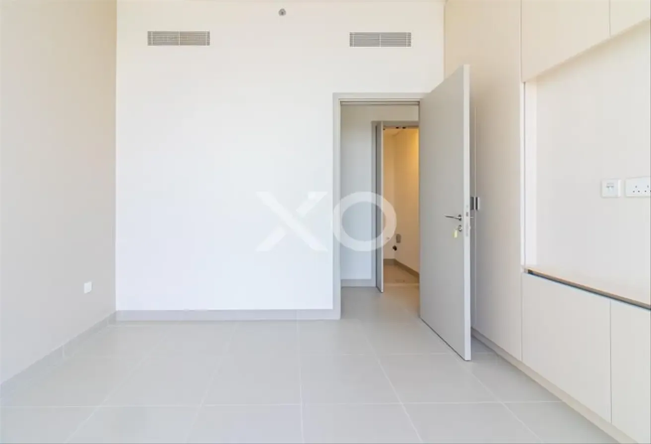MULTIPLE CHEQUES | POOL VIEW | HIGH FLOOR