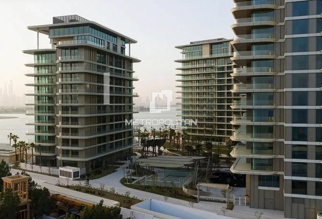 High floor| Sea view| Spacious Layout| Negotiable
