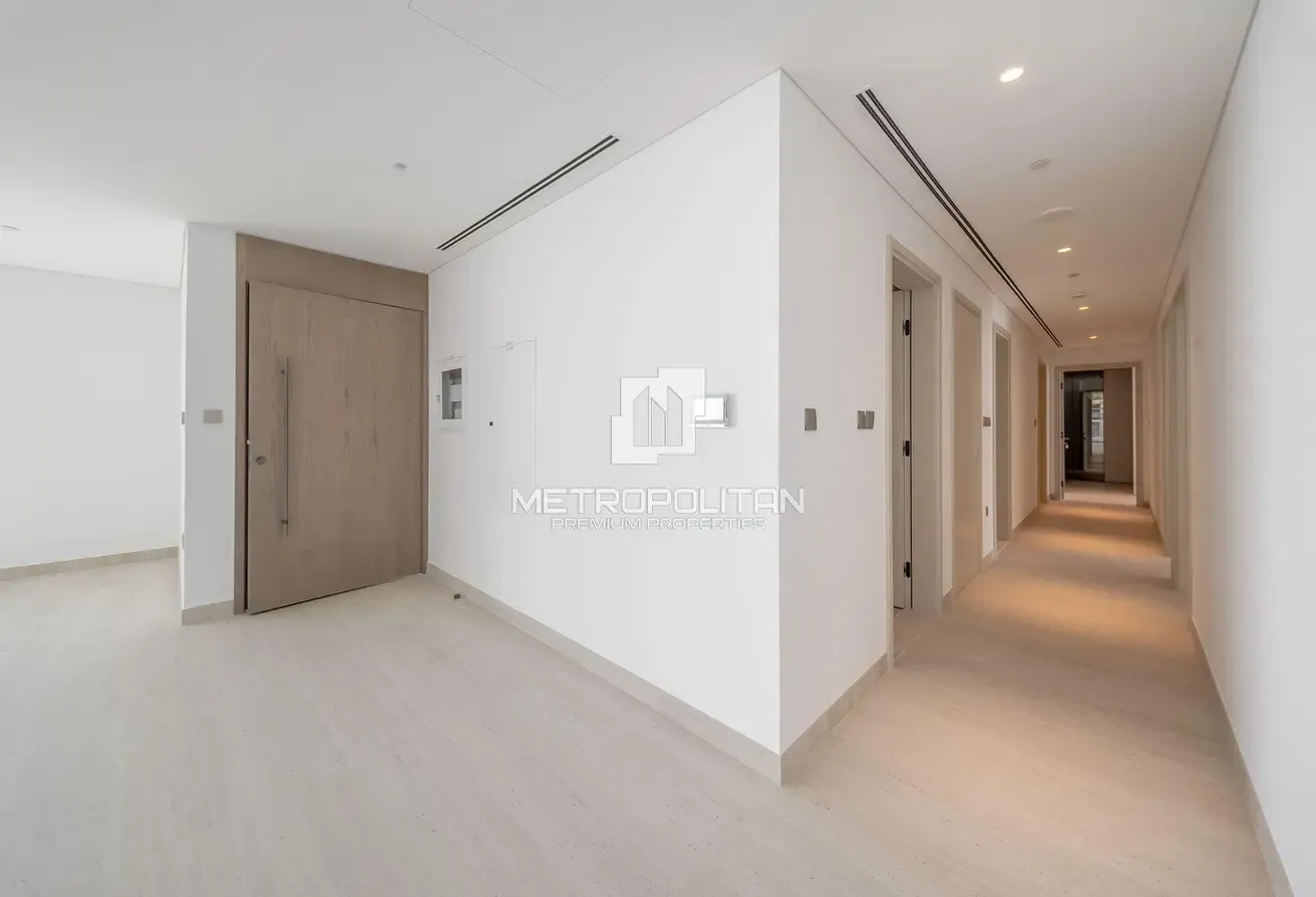 Brand New Spacious 3 Bedroom | Exceptional Views