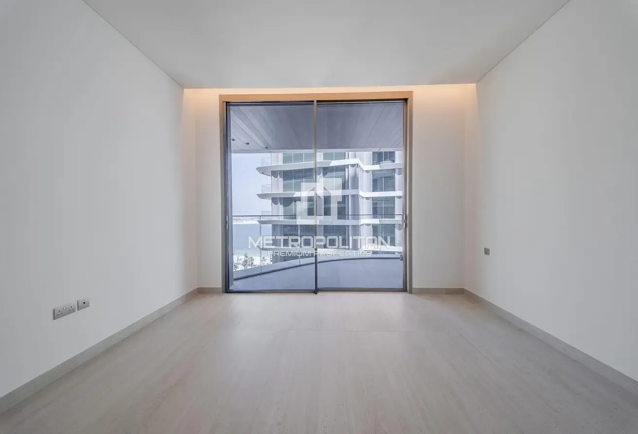 Brand New Spacious 3 Bedroom | Exceptional Views