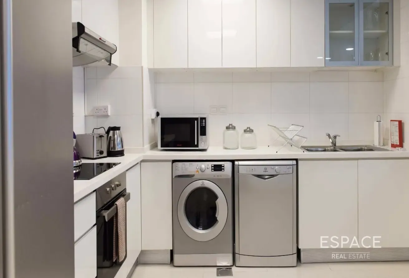 Spacious 2 bed  | Duplex | AVL 10th aug