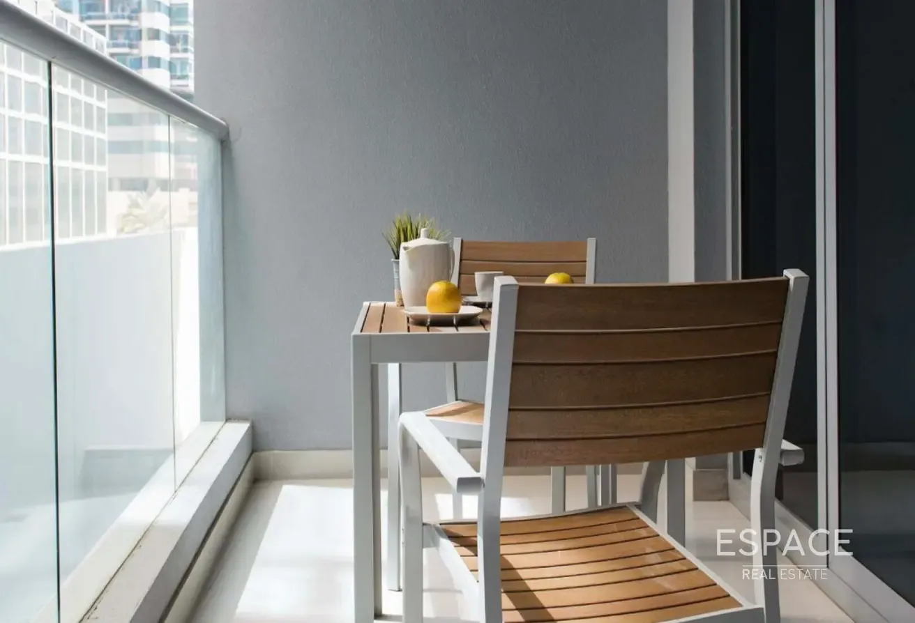 Spacious 2 bed  | Duplex | AVL 10th aug