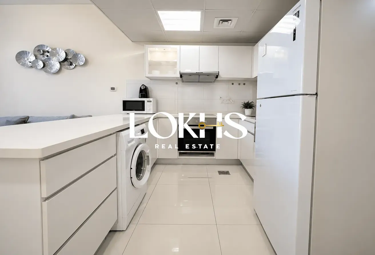 LAKE VIEW | MID FLOOR | VACANT