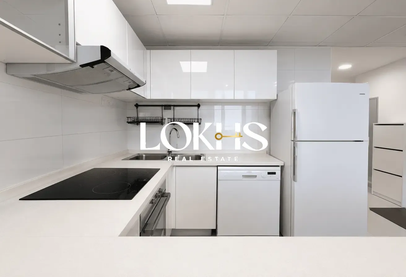 LAKE VIEW | MID FLOOR | VACANT