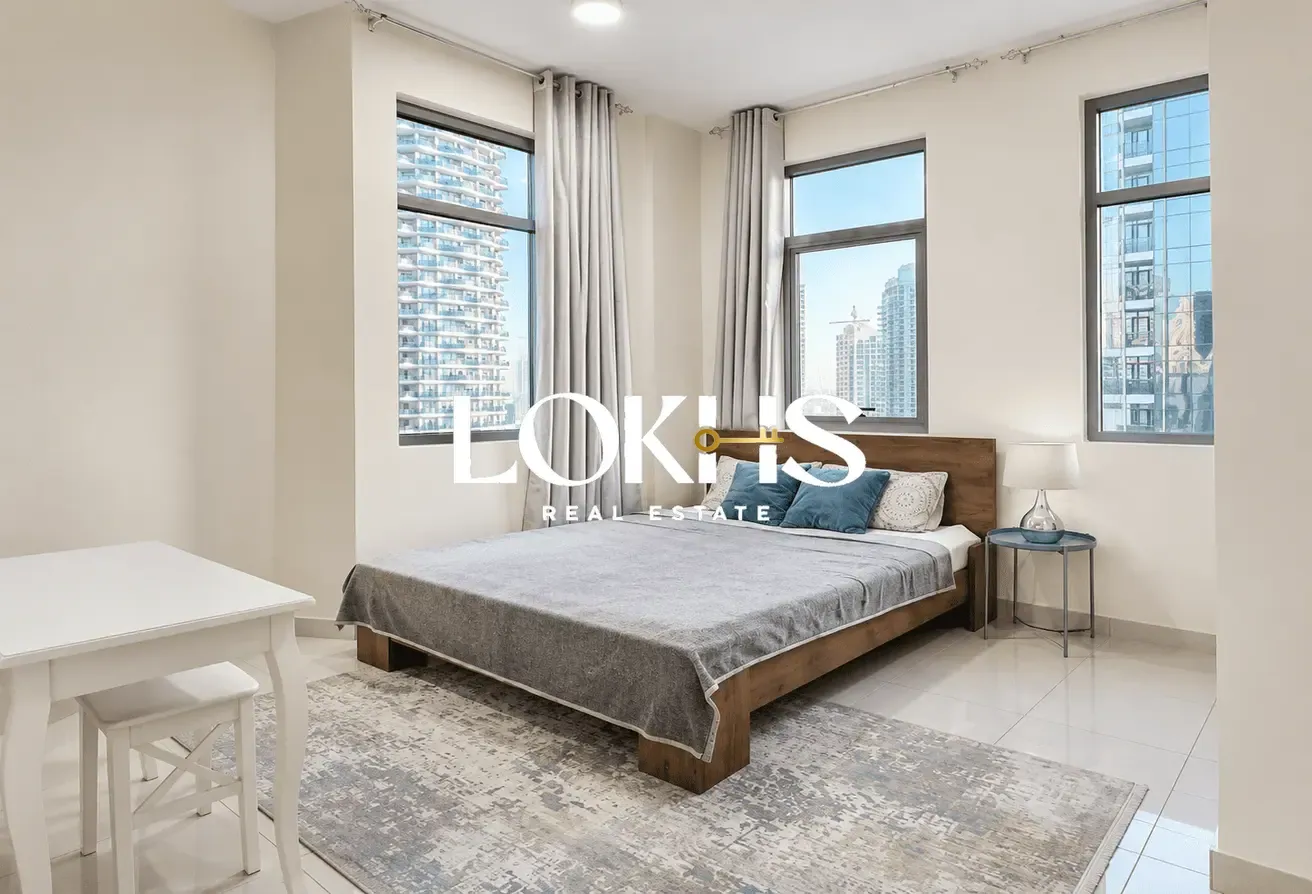 LAKE VIEW | MID FLOOR | VACANT