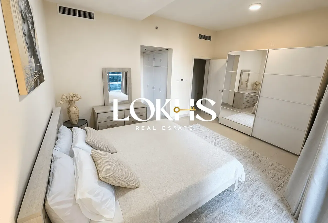 LAKE VIEW | MID FLOOR | VACANT