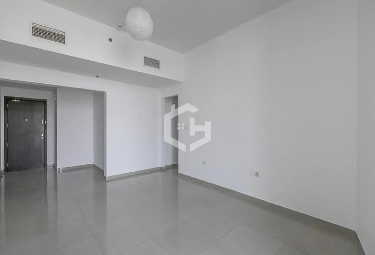 Marina View | Spacious Layout | Vacant