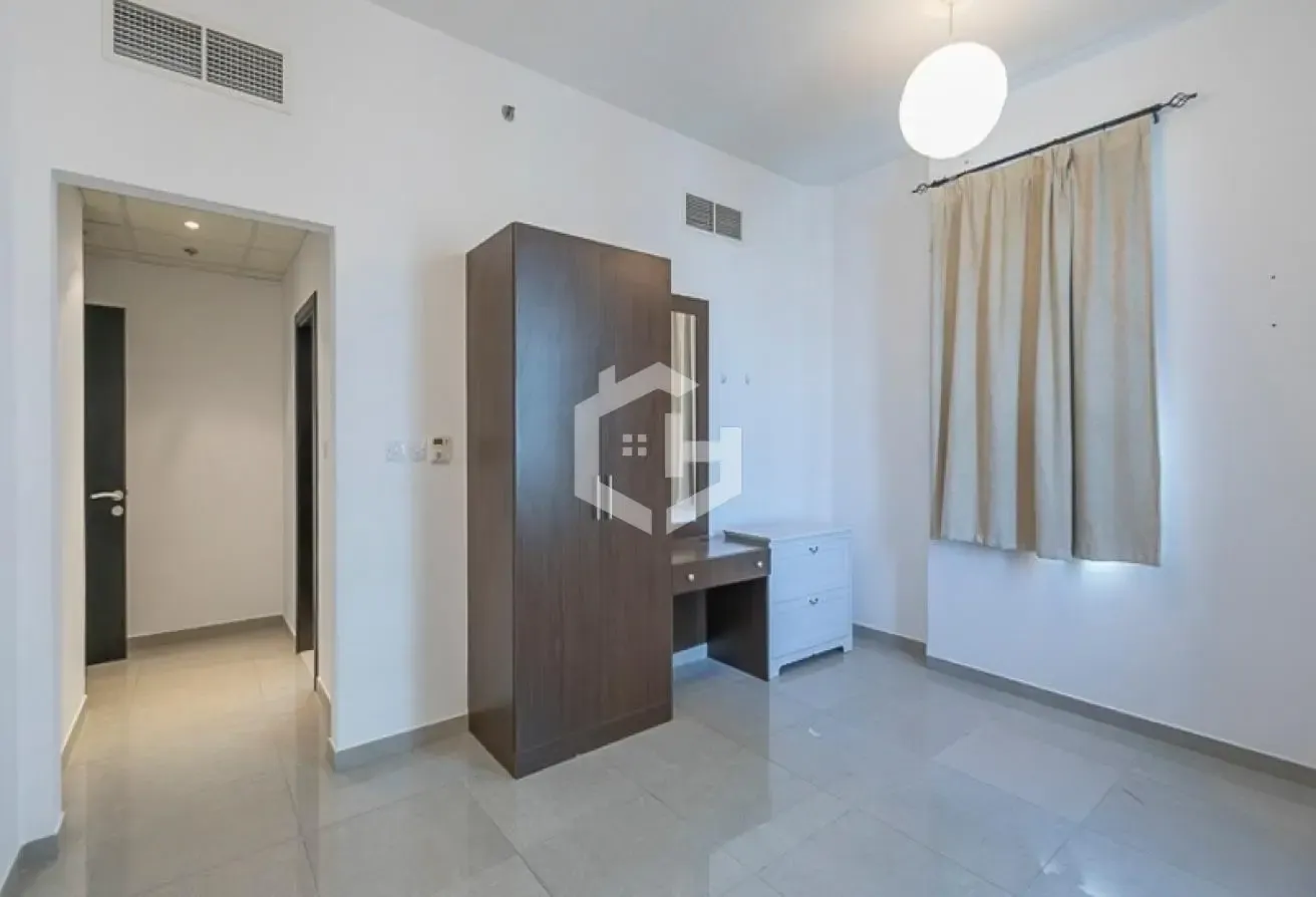 Marina View | Spacious Layout | Vacant
