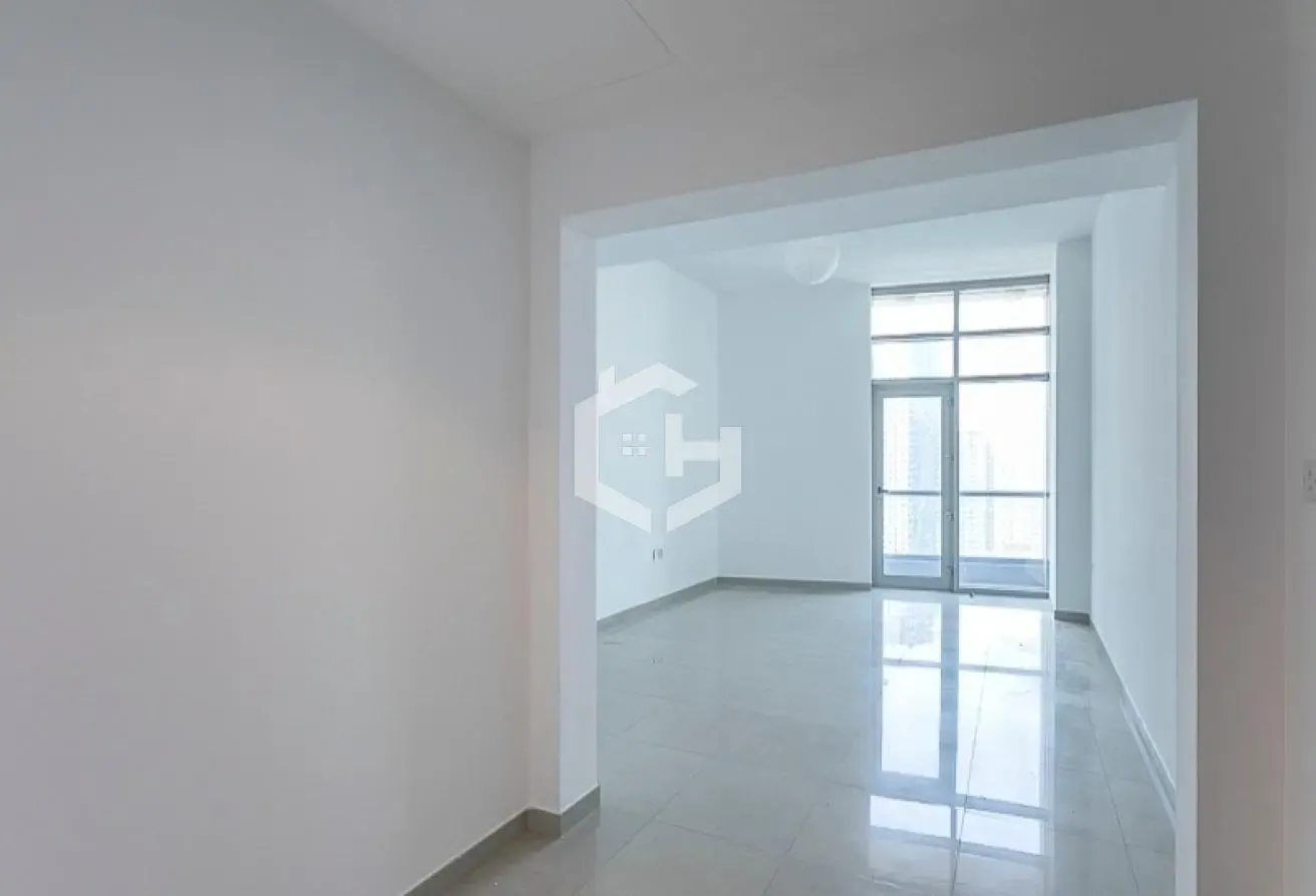Marina View | Spacious Layout | Vacant