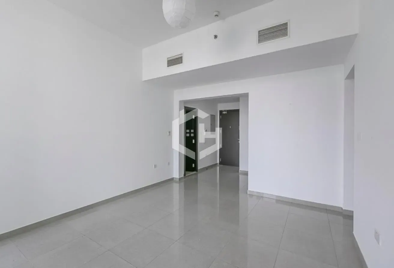 Marina View | Spacious Layout | Vacant