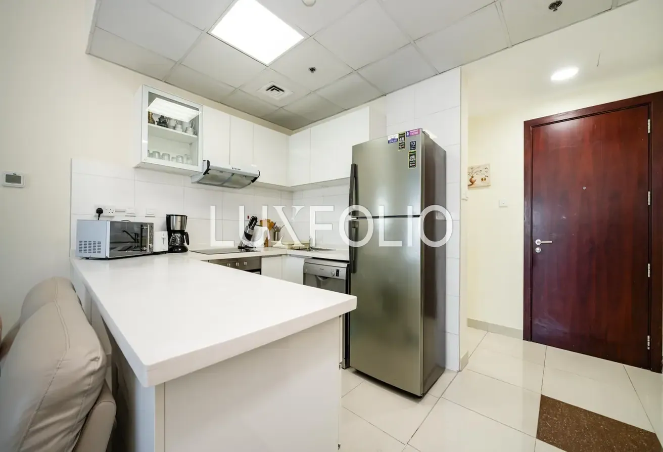 High Floor | 12 Cheques | Marina View