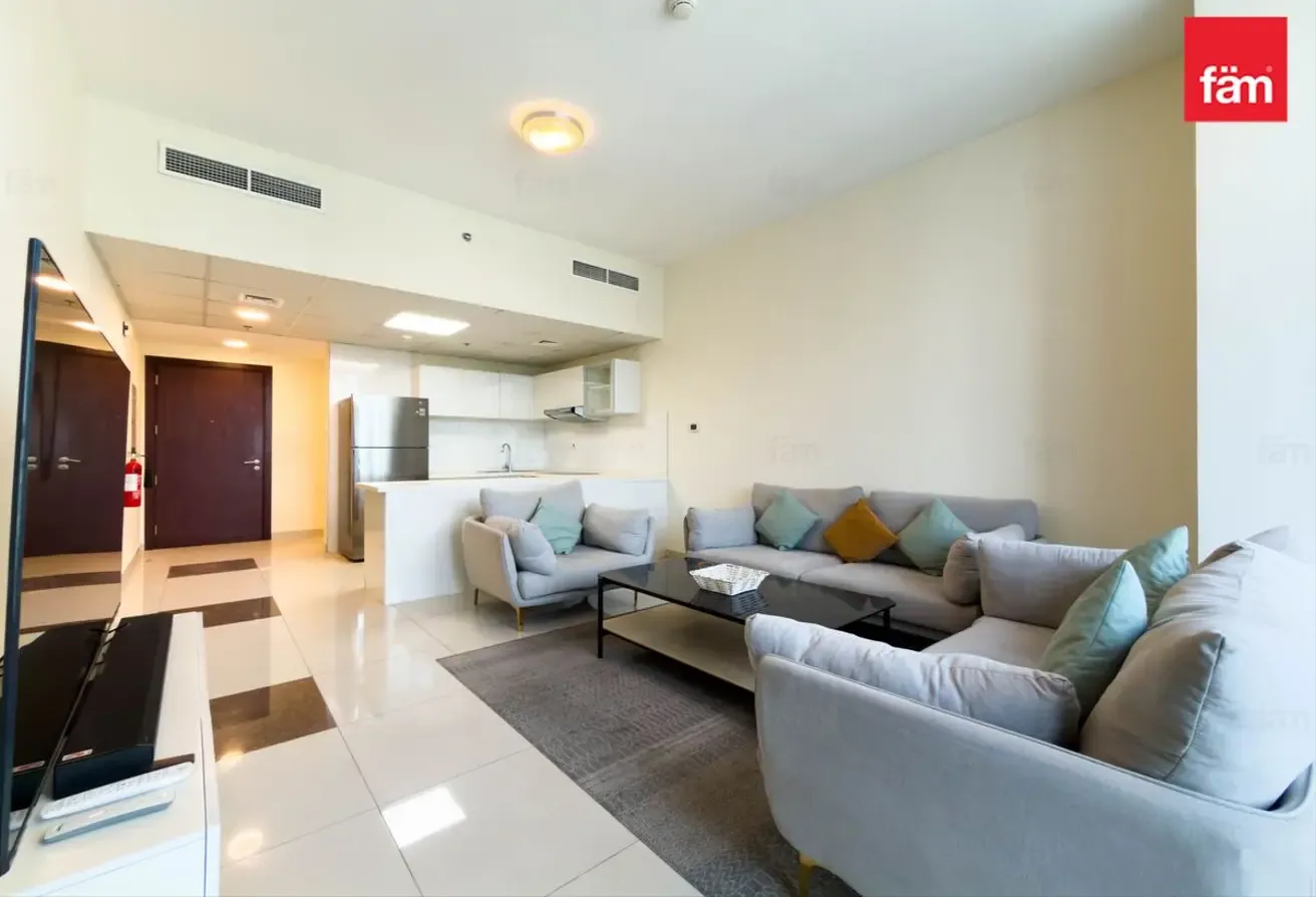 4 en suite bathrooms | Marina Views | Chiller Free