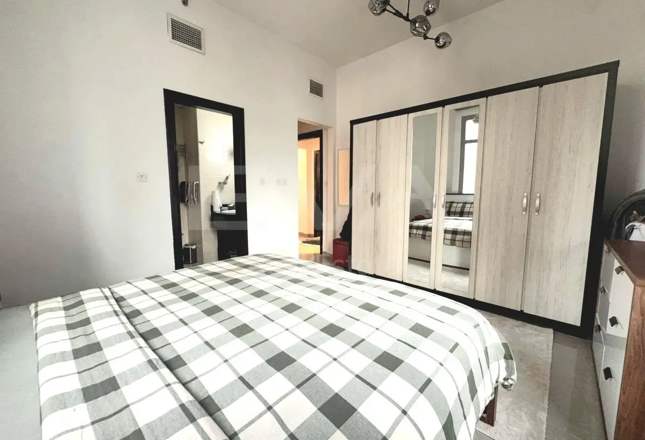 NEAR TRAM | FULLY FURNISHED | VACANT | PRIME AREA