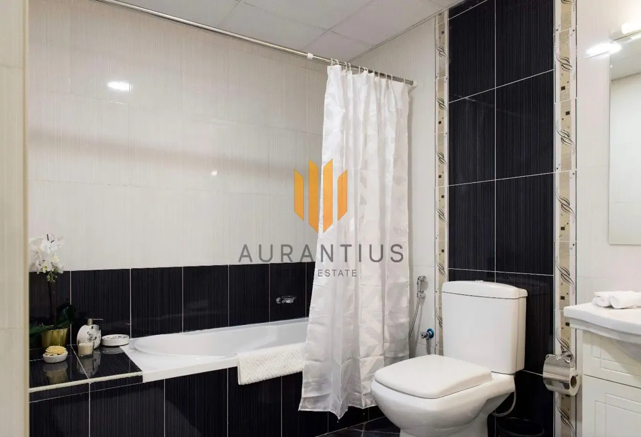 Furnished | Upgraded | Spacious Unit