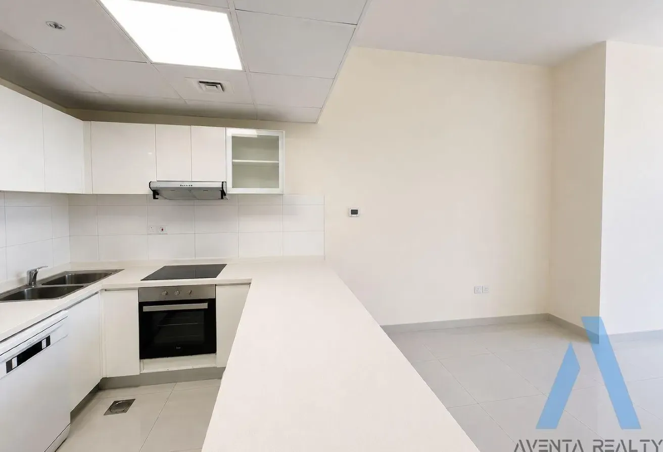Marina View | Modern | Well Maintained