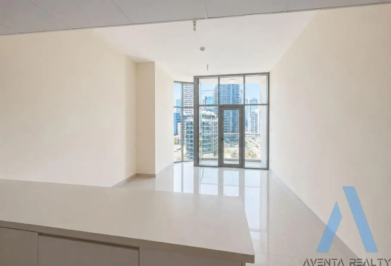 Marina View | Modern | Well Maintained