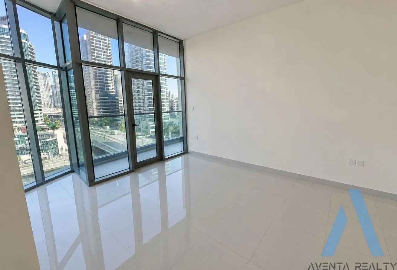 Marina View | Modern | Well Maintained