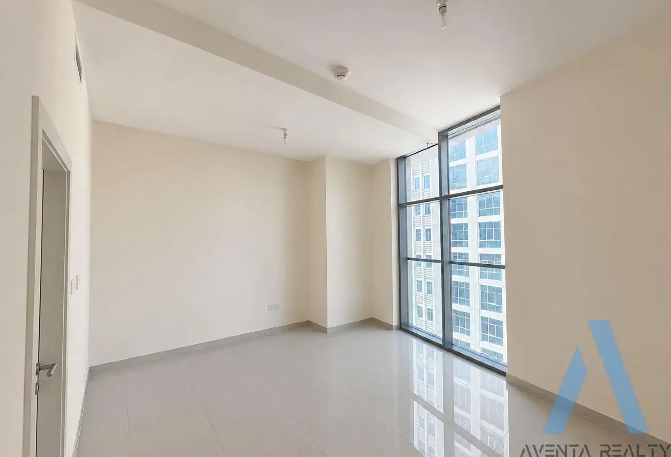 Marina View | Modern | Well Maintained