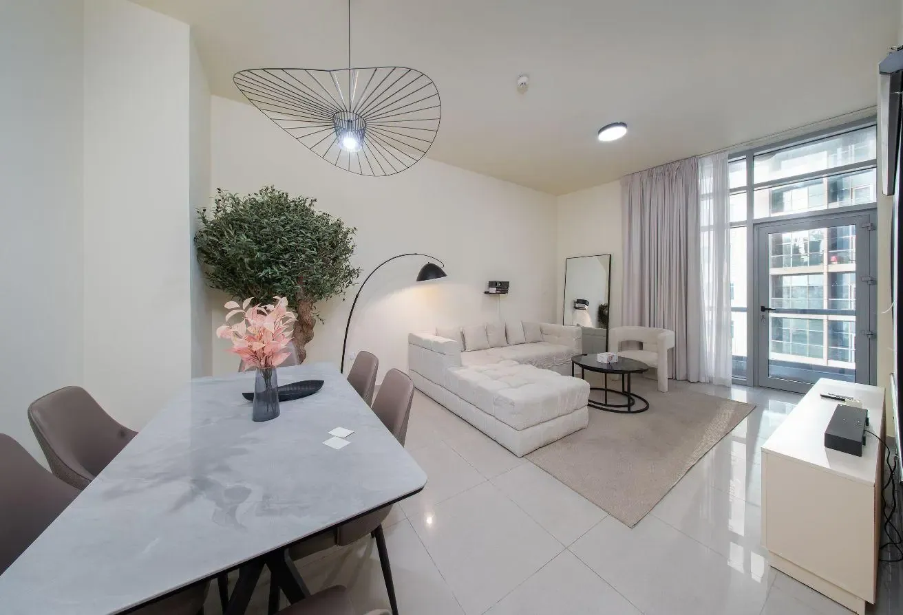 Spacious 3BR Dubai Marina| Pool, Sauna & Game Room