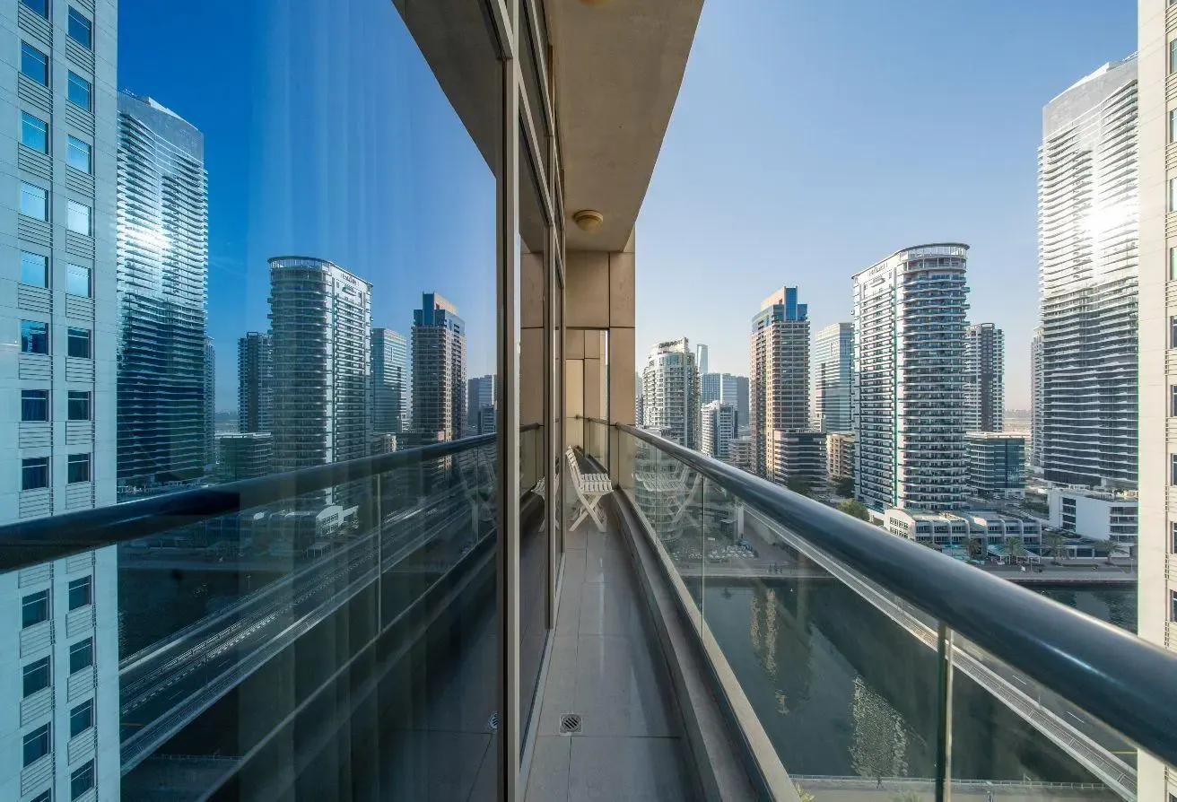 Spacious 3BR Dubai Marina| Pool, Sauna & Game Room
