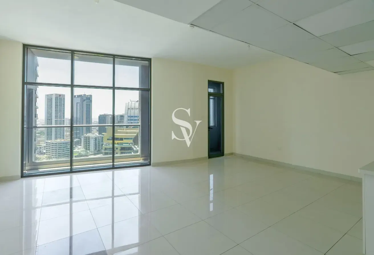 Spacious | High Floor | Water View | Ready to Move