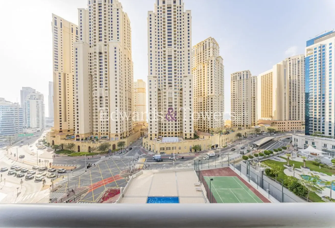 Well Maintained | Modern | Ready to move in