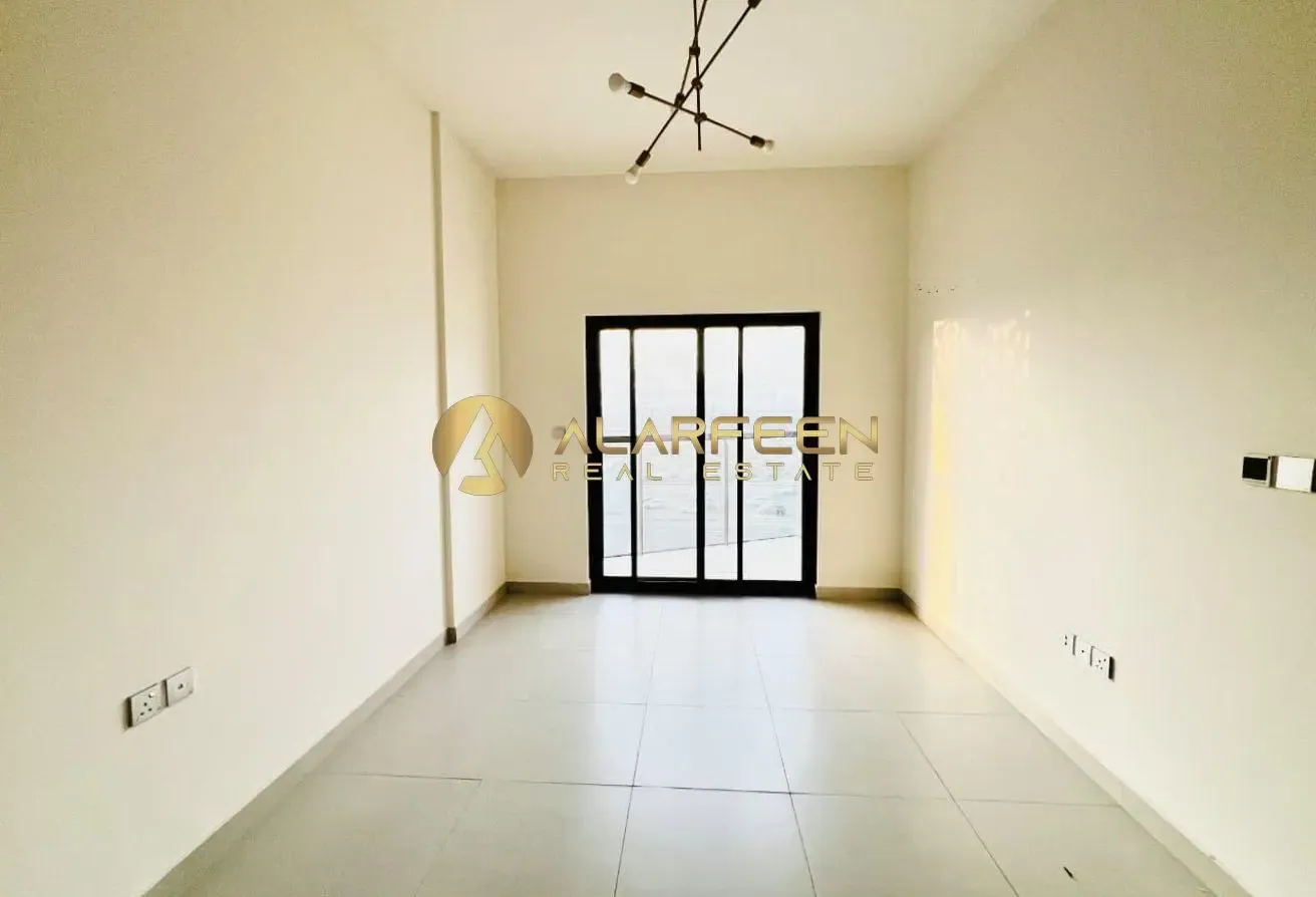 Marina view _Prime Location _ Ready to Move
