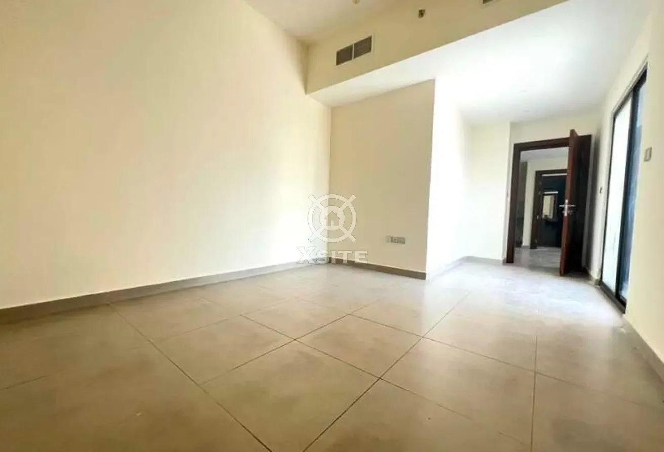 Unfurnished | Vacant Unit |Community View