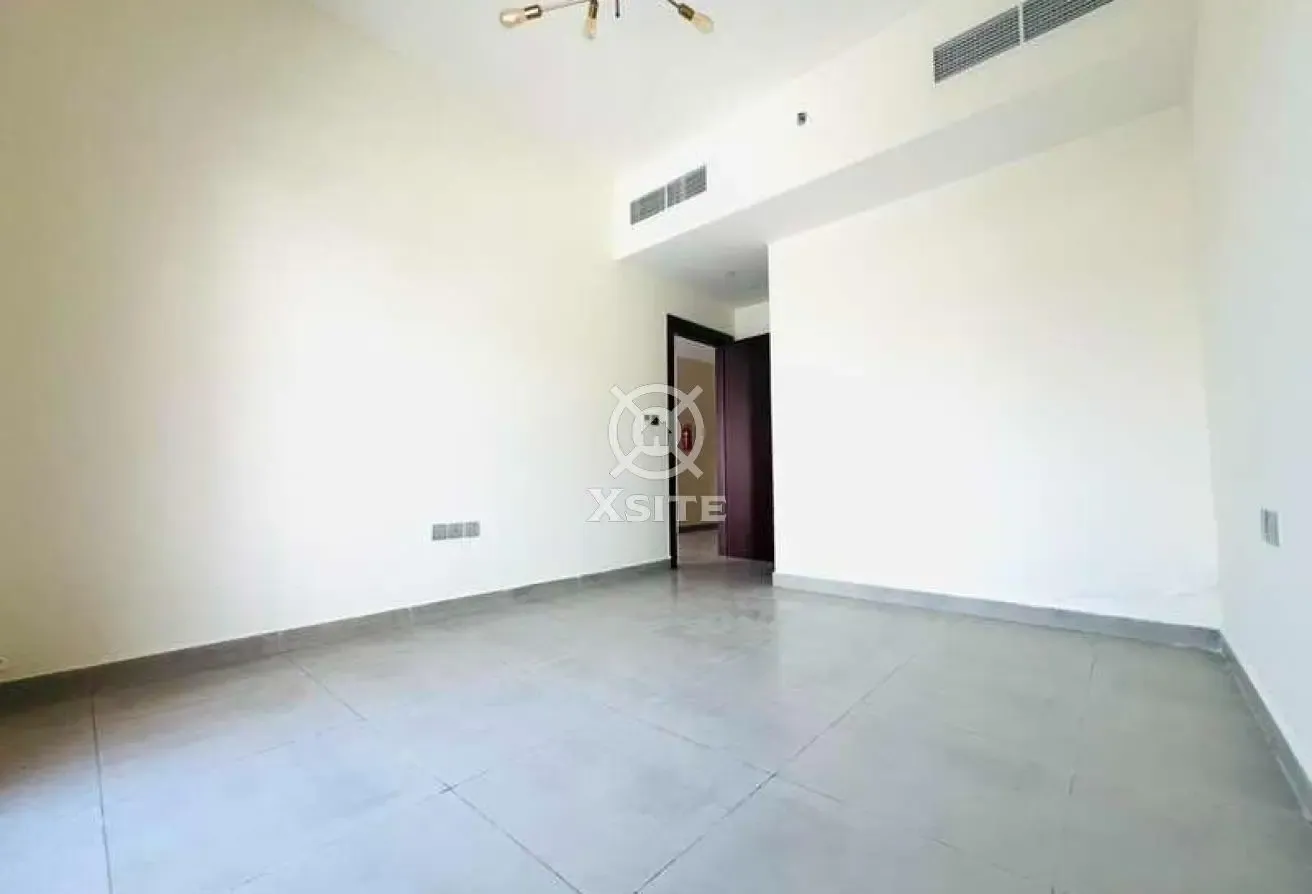 Unfurnished | Vacant Unit |Community View