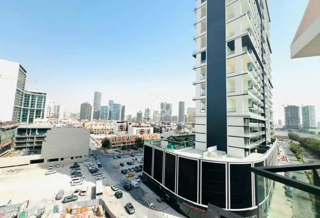 Unfurnished | Vacant Unit |Community View