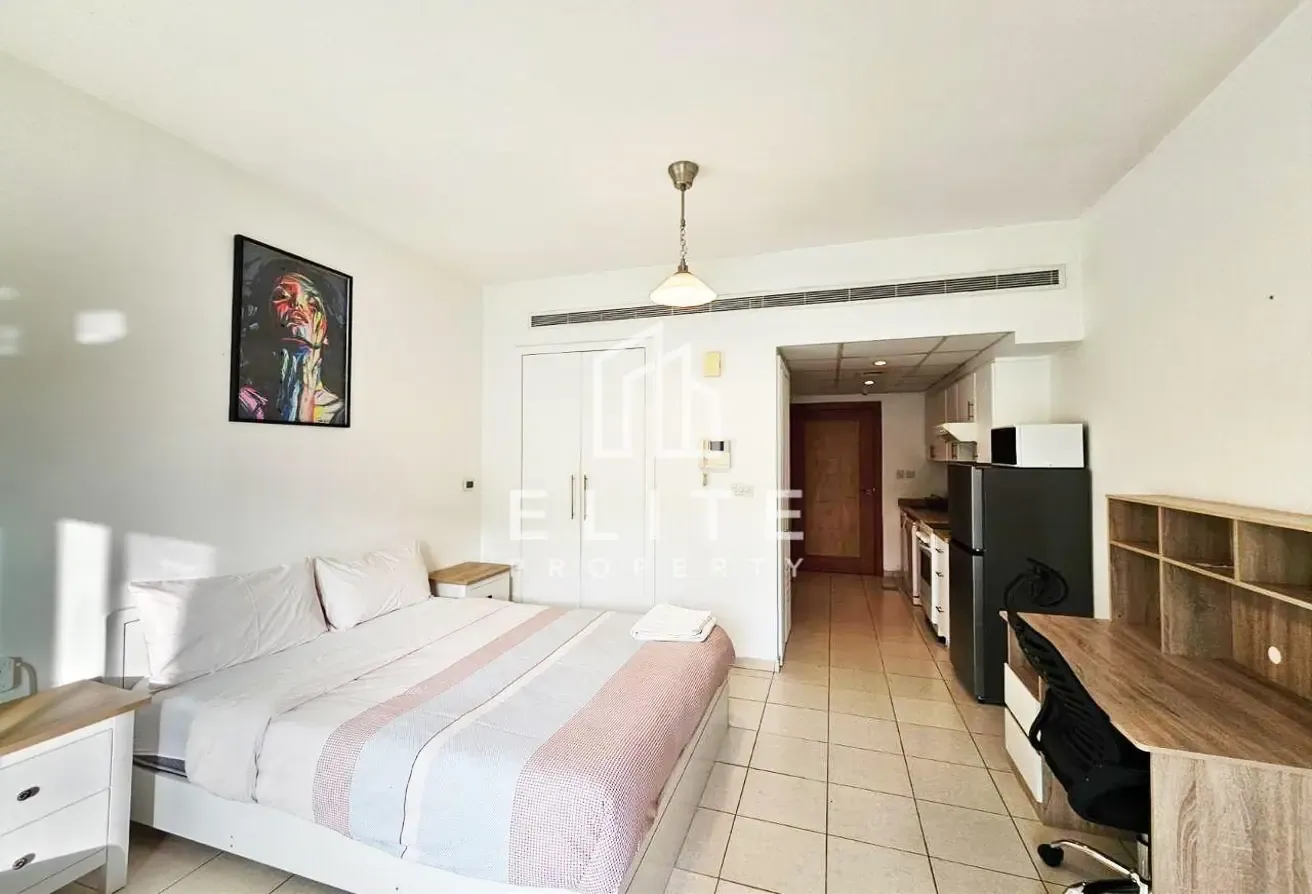 Fully Furnished | Semi Upgraded | Internal Street