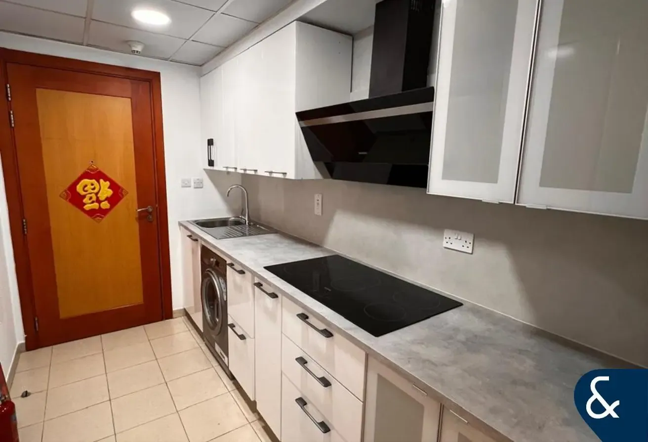 | Furnished | Studio | Upgraded Kitchen |