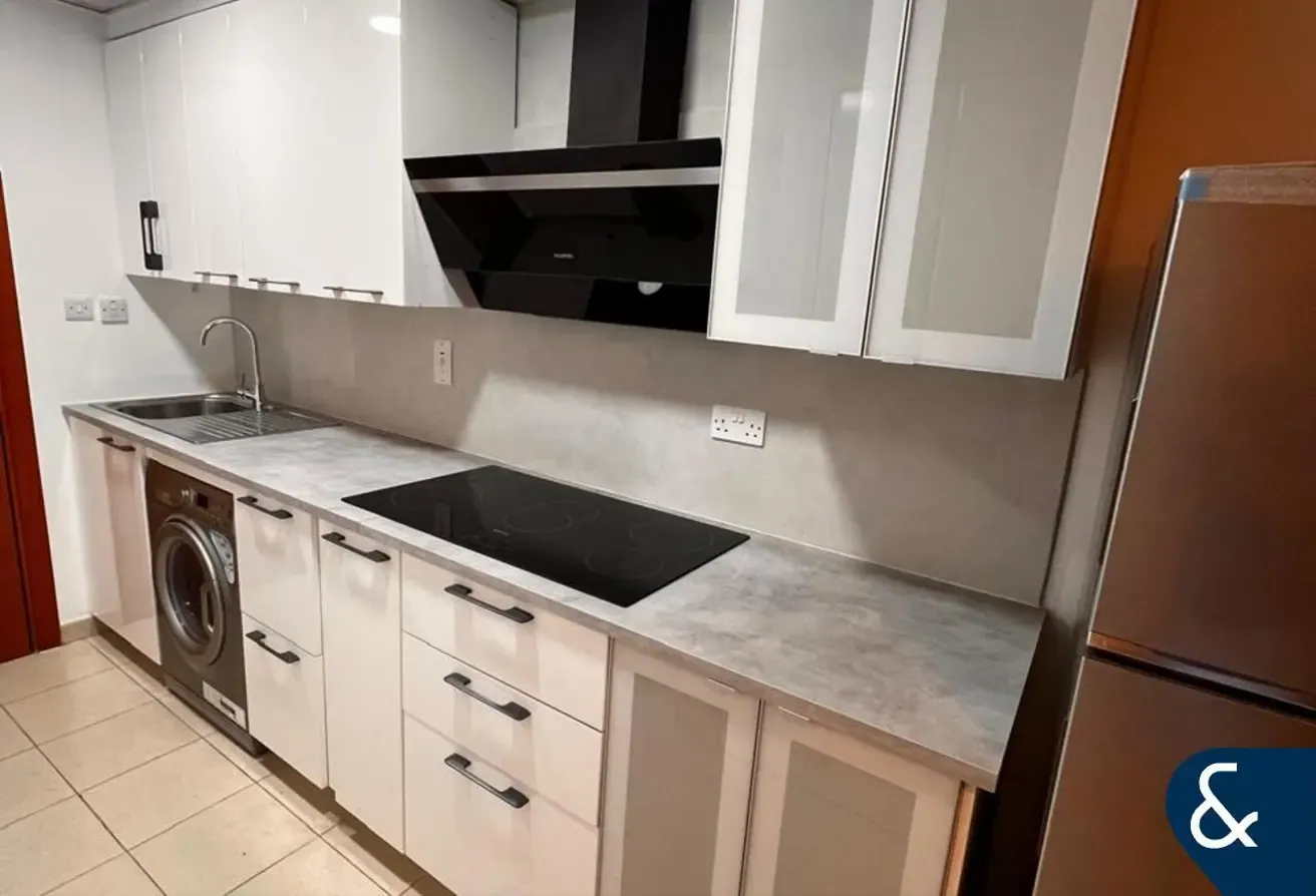| Furnished | Studio | Upgraded Kitchen |